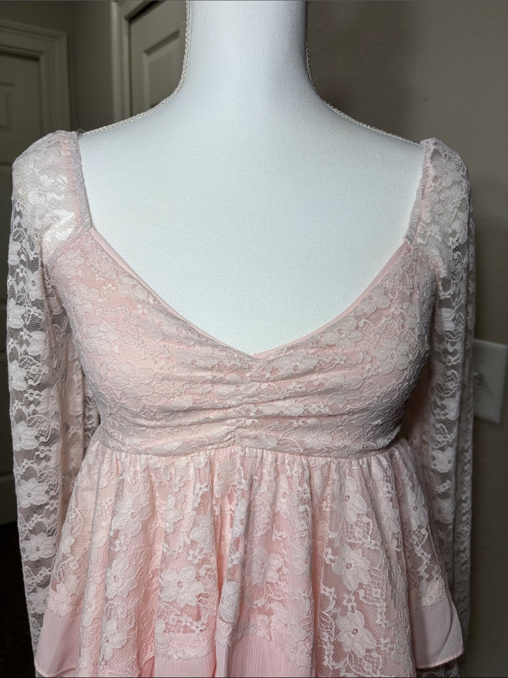 Altar'd State Lace Peplum Blouse Pink Boho Romantic Junior-inspired fit  S NWT - Picture 3 of 8